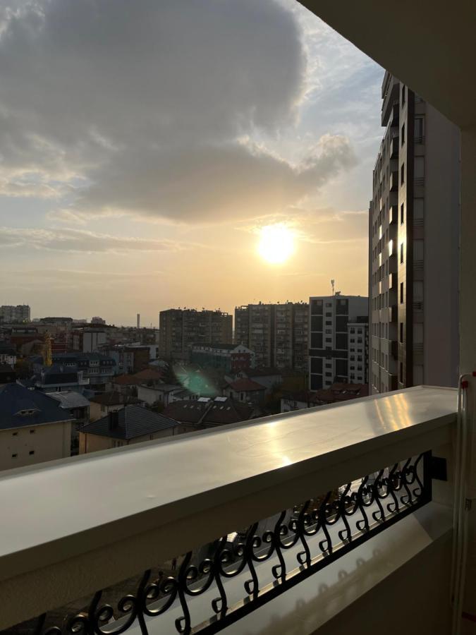 Central Luxury Apartment Pristina Exterior foto